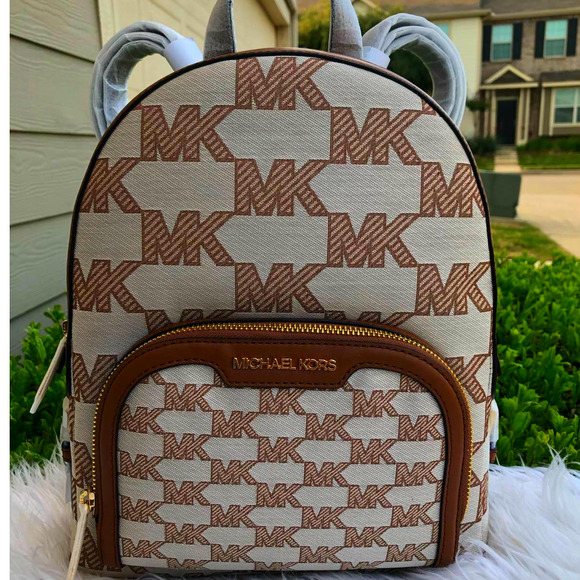 New 🎀 Michael Kors Medium Backpack & Double Zip  Wallet Set - Picture 3 of 16